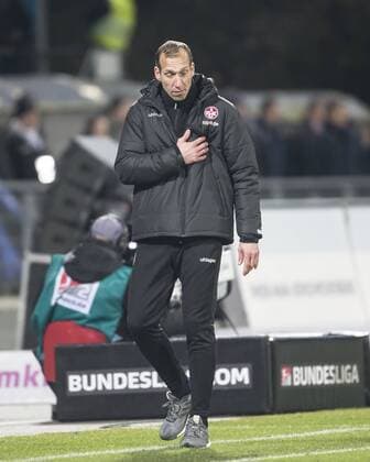 Coach Jeff Strasser has heart problems Darmstadt 1 FC Kaiserslautern Copyright: xRoskaritzx Eibner-Pressefotox EP_kess_rrz