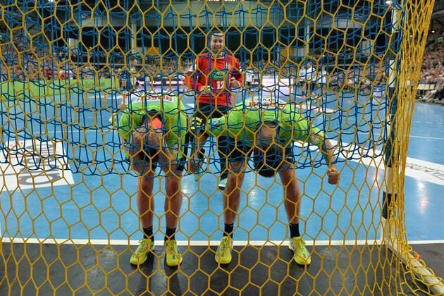 Handball men s 1 Bundesliga season 2017 18 all star game team HBL world selection TW Silvio Hamad Nr 12 Germany shoots the penalty with the foot 02 02 18 Copyright: xMichaelxHundtx xMatthiasxKochx