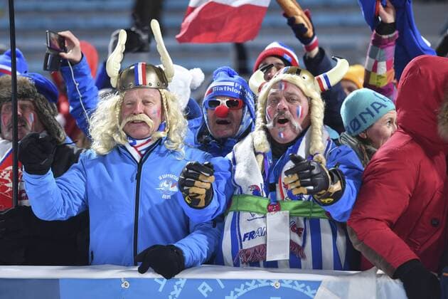 General feature edge-motive French fans supporter trailer disguised as a Gaul Asterix cheer victory by Martin FOURCADE FRA 1 place gold medalist gold medal Olympic cheers cheers joy enthusiasm emotion cheers flower cheer Ceremony biathlon mens s 12 5 km pursuit 12 5 km pursuit of men on 12 02 2018 Winter Olympics 2018 from 09 02 25 02 2018 in PyeongChang Korea Â
