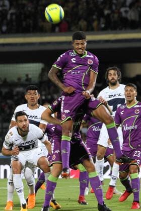 February 14, 2018 - EUM20180214DEP27.JPG.CIUDAD DE MEXICO.- Soccer Futbol-Pumas-Veracruz.- El Veracruz derrota 2-1 a los Pumas de la UNAM en el Estadio Olimpico Universitario, duelo de la jornada 7 del torneo Clausura 2018, la noche de este miercoles 14 de febrero de 2018. Foto: Agencia EL UNIVERSAL Agustin Salinas RCC. Latin News: February 14, 2018  - ZUMAu78_ 20180214_zaf_u78_103 Copyright: xAgustinxSalinasx
