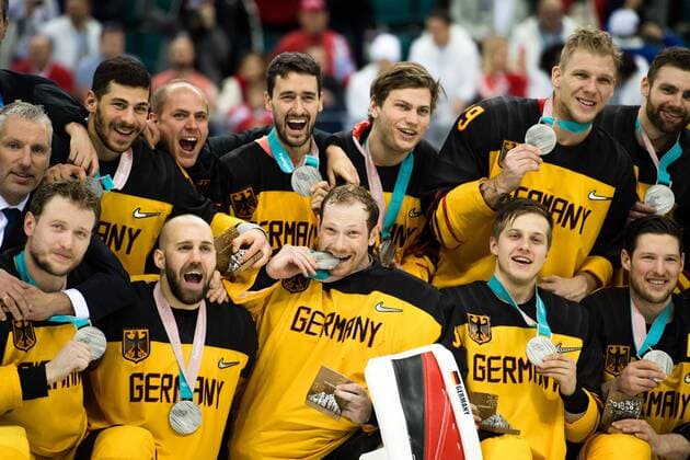 180225 Team Germany silver celebrating after the Ice Hockey Mens Final between Olympic Athletes from Russia OAR and Germany during day sixteen of the 2018 Winter Olympics on February 25, 2018 in Pyeongchang Photo Joel Marklund BILDBYR N Code JM 87649  Copyright: JOELxMARKLUND BB180225JM062