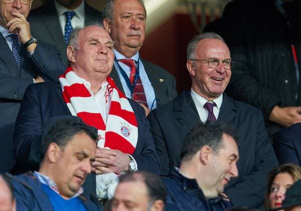 Uli HOENESS FCB President Karl Heinz RUMMENIGGE Chairman FCB AG Management Functionaer Management Leadership Emotions Club Management Manager Supervisory Board Supervisory Board Chairman Honorary VIPs Celebrity VIP VIP Club SEVILLA FC BAVARIA MUENCHEN 1 2 Quarterfinal First leg Football UEFA Champions League Sevilla Spain 03 04 2018 CL Season 2017 2018 FCB