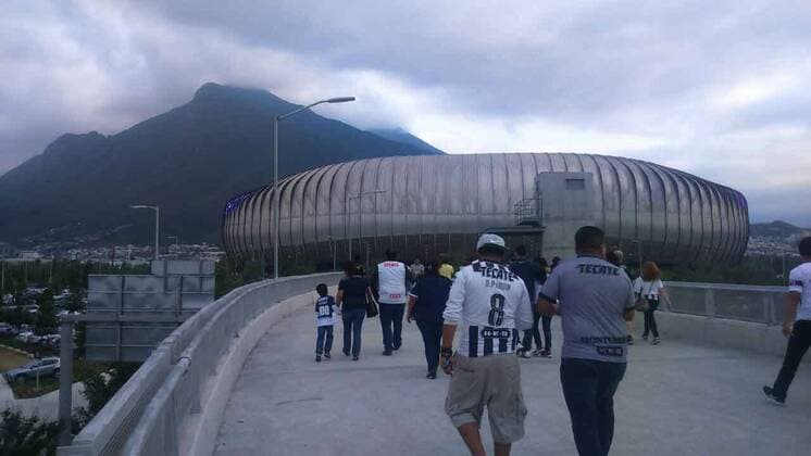 April 7, 2018 - MONTERREY,NL., SoccerFutbol-Monterrey.- Aficionados comienzan a llegar al estadio BBVA Bancomer para presenciar el partido de la noche de este 7 de abril 2018, entre Monterrey y Pumas, partido correspondiente a la jornada 14 de la Liga MX. Foto: Agencia EL UNIVERSALChristian MendozaMAR Latin News: April 7, 2018  - ZUMAu78_ 20180407_zaf_u78_066 Copyright: xElxUniversalx