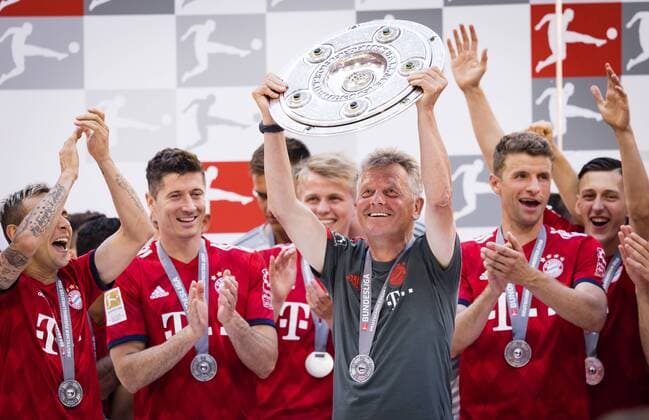 Munich 12 05 2018 Co coach Peter Hermann FCB with championship cup Bayern Munich VfB Stuttgart
