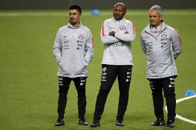 Futbol, entrenamiento de la seleccion chilena en Estocolmo El entrenador de la seleccion chilena Reinaldo Rueda, derecha, es fotografiado durante la practica realizada en el estadio Tele2 Arena. Chile enfrentara a Suecia en un partido amistoso el proximo sabado en Estocolmo, Suecia. 19 03 2018 Andres Pina Photosport Football, Chilean national team Nationalteam training session. Chilean national team manager Reinaldo Rueda, right, is pictured during the training session at the Tele2 Arena. Chile will face Sweden next saturday in Stockholm, Sweden. 19 03 2018 Andres Pina Photosport Primer entrenamiento de la seleccion chilena en Estocolmo