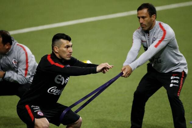 Futbol, entrenamiento de la seleccion chilena en Estocolmo El jugador de la seleccion chilena Gary Medel es fotografiado durante el entrenamiento en el estadio Tele2 Arena. Chile enfrentara a Suecia en un partido amistoso el proximo sabado en Estocolmo, Suecia. 19 03 2018 Andres Pina Photosport Football, Chilean national team Nationalteam training session. The Chilean national team player Gary Medel is pictured during the training session at the Tele2 Arena. Chile will face Sweden next saturday in Stockholm, Sweden. 19 03 2018 Andres Pina Photosport Primer entrenamiento de la seleccion chilena en Estocolmo