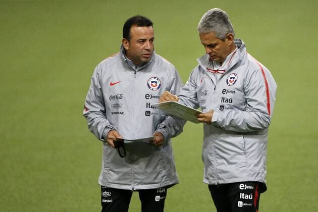 Futbol, entrenamiento de la seleccion chilena en Estocolmo El entrenador de la seleccion chilena Reinaldo Rueda, derecha, es fotografiado durante la practica realizada en el estadio Tele2 Arena. Chile enfrentara a Suecia en un partido amistoso el proximo sabado en Estocolmo, Suecia. 19 03 2018 Andres Pina Photosport Football, Chilean national team Nationalteam training session. Chilean national team manager Reinaldo Rueda, right, is pictured during the training session at the Tele2 Arena. Chile will face Sweden next saturday in Stockholm, Sweden. 19 03 2018 Andres Pina Photosport Primer entrenamiento de la seleccion chilena en Estocolmo