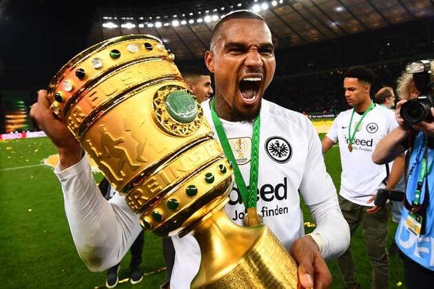 19 05 2018 xjhx DFB Cup Final Men Eintracht Frankfurt FC Bayern Munich emspor v l Eintracht Frankfurt Players celebrate the victory Celebration Cheers cheer Kevin Prince Boateng SGE Eintracht Frankfurt Berlin