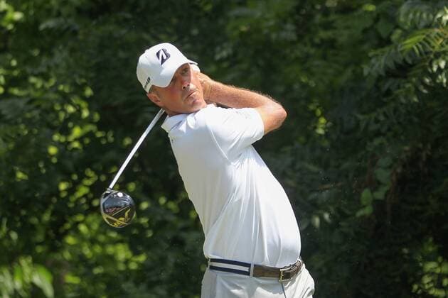 FORT WORTH, TX - MAY 27: Matt Kuchar (USA) hits from the 6th tee during the final round of the Fort Worth Invitational on May 27, 2018 at Colonial Country Club in Fort Worth, TX. (Photo by George Walker Icon Sportswire) GOLF: MAY 27 PGA Golf Herren - Fort Worth Invitational Icon18052715 EDITORIAL USE ONLY