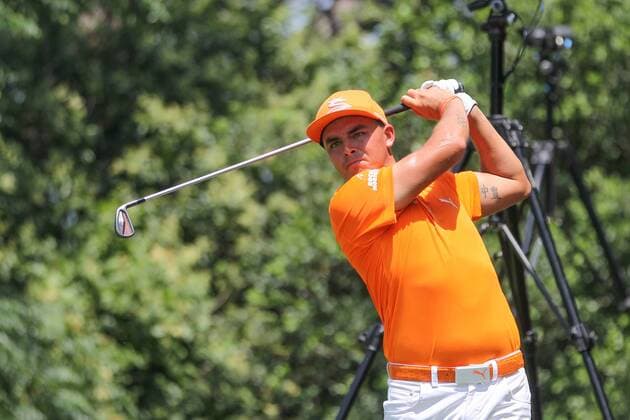 FORT WORTH, TX - MAY 27: Rickie Fowler (USA) hits from the 9th tee during the final round of the Fort Worth Invitational on May 27, 2018 at Colonial Country Club in Fort Worth, TX. (Photo by George Walker Icon Sportswire) GOLF: MAY 27 PGA Golf Herren - Fort Worth Invitational Icon18052717 EDITORIAL USE ONLY