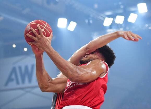 29 05 2018 Basketball Season 2017 2018 1 Bundesliga easycredit BBL 4 Semifinals Brose Bamberg FC Bayern Munich HMI Augustine Rubit 21 Brose Bamberg vs. Maik Zirbes 33 FC Bayern Munich