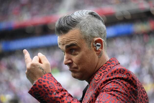 Moscow Men Football FIFA World Cup 2018 FIFA world cup 2018 14 06 2018 Luzhniki Stadium Moscow Opening Ceremony Robbie Williams Stinkefinger
