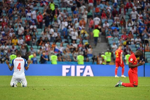 Fidel ESCOBAR PA li and Romelu LUKAKU BEL fall to their knees after the final whistle and pray Belgium BEL Panama PAN 3 0 Preliminary Group G Match 13 at 18 06 2018 in SOCHI Fisht Olymipic Stadium Football World Cup 2018 in Russia from 14 06 15 07 2018