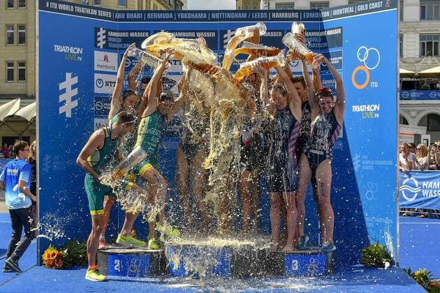 ITU World Triathlon Hamburg Team World Championships Hamburg 15 07 2018 The obligatory beer shower after the award ceremony ITU World Triathlon Hamburg Team WM 15 07 2018 Hamburg xjgx