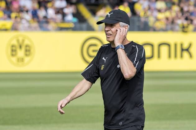 Football 1 Bundesliga Season 2018 2019 Training of Borussia Dortmund on 30 07 2018 in Dortmund North Rhine Westphalia Dortmund coach Lucien Favre explains an exercise Copyright: xKirchner xDavidxInderliedx