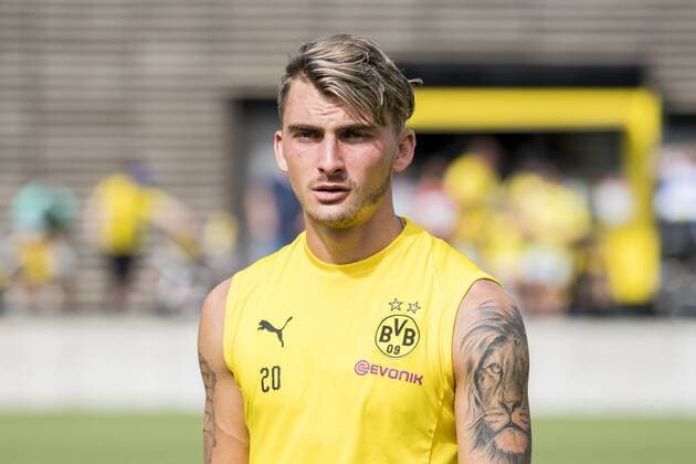 Football 1 Bundesliga Season 2018 2019 Training of Borussia Dortmund on 30 07 2018 in Dortmund North Rhine-Westphalia Dortmunds Maximilian Philipp crosses the square Copyright: xKirchner xDavidxInderliedx