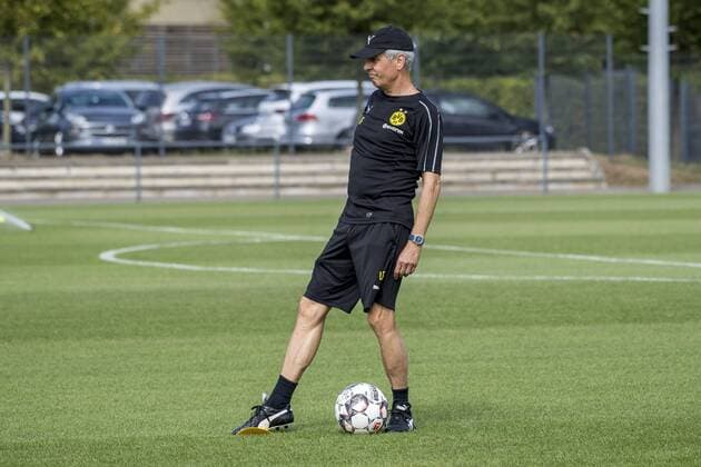 Football 1 Bundesliga Season 2018 2019 Training of Borussia Dortmund on 30 07 2018 in Dortmund Nordrhein Westfalen Dortmund coach Lucien Favre is preparing an exercise Copyright: xKirchner xDavidxInderliedx