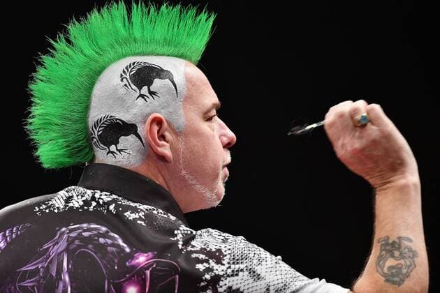 Sport Themen der Woche KW31 Sport Bilder des Tages August 3rd 2018, Auckland, New Zealand; Peter Wright sporting a kiwi on his mohawk design during the First Round of the Auckland Darts Masters Tournament, Trusts Arena  ActionPlus12052644 RaghavanxVenugopal