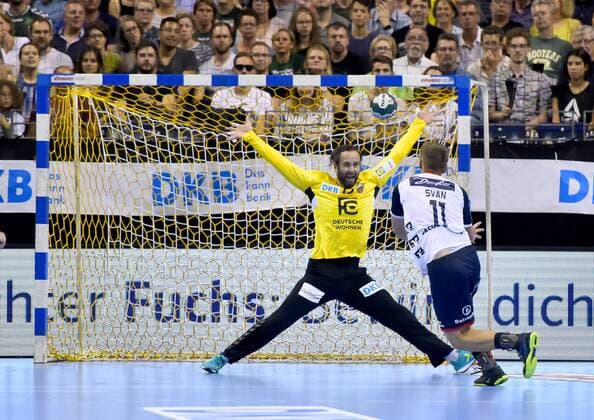 04 09 2018 xlakx Handball HBL Fuechse Berlin SG Flensburg Handewitt emspor v Silvio Heinevetter Fuechse Berlin 12 Lasse Svan SG Flensburg Handewitt 11 Berlin