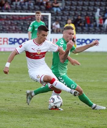 VfB Stuttgart SpVgg Greuther Fürth Germany Großaspach 07 09 2018 Football Season 2018 2019 3 league cup VfB Stuttgart SpVgg Greuther Fürth v left Erik Thommy VFB Stuttgart David Raum Greuther Fürth