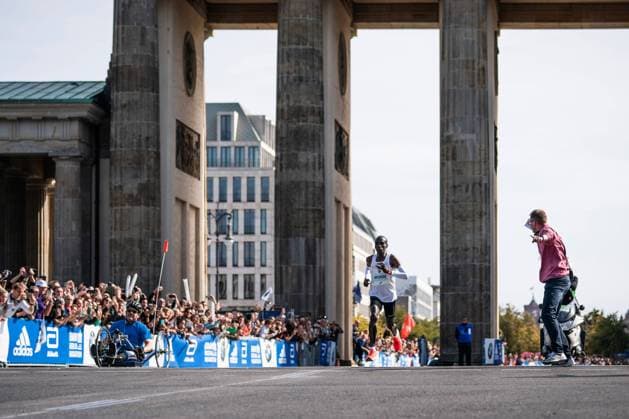 Berlin Germany 16 09 2018 Eluid Kipchoge Kenya on the way to the finish at the Berlin Marathon 2018