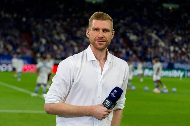 Gelsenkirchen Germany 18 09 2018 UEFA Champions League 2018 19 Season Group Stage Group D 1 Gameday FC Schalke 04 FC Porto Per Mertesacker are watching DeFodi053
