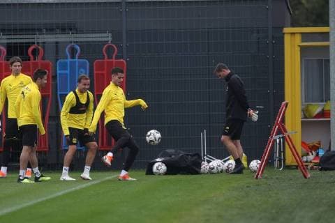 Football 1 Bundesliga Season 2018 2019 Training of Borussia Dortmund on 23 09 2018 in Dortmund North Rhine Westphalia v l Raphael Guerreiro Borussia Dortmund Mario Götze Borussia Dortmund Julian WEIGL Borussia Dortmund Copyright: xKirchnerx