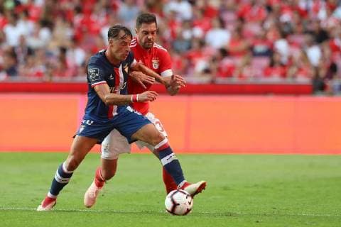 September 23, 2018 - Lisbon, Lisbon, Portugal - Vitor Gomes of Desp. Aves (L) with Jardel of SL Benfica (R) seen in action during the League NOS 2018 19 football match between SL Benfica vs Desp. Aves. SL Benfica vs Desp. Aves in Lisbon, Portugal - 23 Sept 2018 - ZUMAs197 85655843st Copyright: xDavidxMartinsx