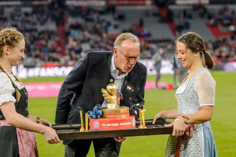 Munich Germany 25 09 2018 1 Bundesliga 5 Matchday FC Bayern Muenchen FC Augsburg Managing Director Karl Heinz Rummenigge FCB blows out the candles of his birthday cake from DeFodi527