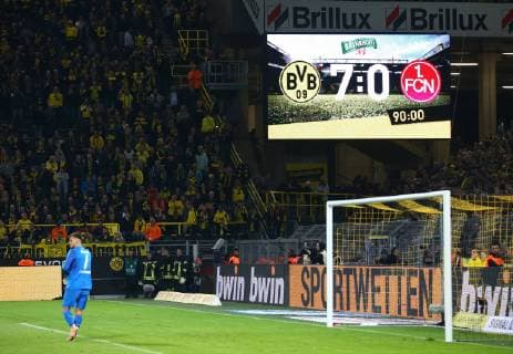 Wednesday 26 09 2018 Season 2018 2019 1 Bundesliga 5 Matchday in the Dortmund Signal Iduna Park BVB 09 Borussia Dortmund 1 FC Nuremberg Final score on the scoreboard Fabian Bredlow Goalkeeper FCN DFL REGULATIONS PROHIBIT ANY USE OF PHOTOGRAPH AS IMAGE SEQUENCES AND OR QUASI VIDEO