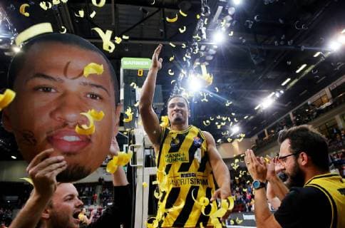 03 10 2018 Ludwigsburg basketball Bundesliga MHP Giant Ludwigsburg vs Eisbären Bremerhaven David McCray MHP celebrates its 400 game