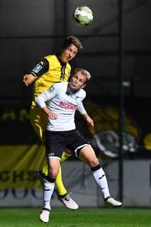 Soccer Regional League Season 13 Matchday SC Verl Alemannia Aachen on 12 10 2018 at Sportclub Arena in Verl Janik Steringer Verl front Kai Bösing Aachen behind xRx
