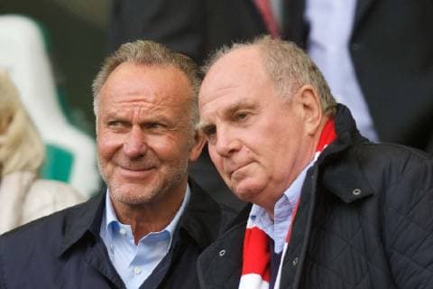 Football Berlin 20 10 2018 Season 2018 2018 1 Bundesliga DFL VFL Wolfsburg FC Bayern Munich Uli Hoeness Karl Heinz Rummenigge li In accordance with the requirements of the DFL German Football League it is prohibited to take photos in the stadium and or from the game in the form of sequence pictures and or video-like photo galleries to be exploited or recycled DFL regulations prohibit any use of photographs as image sequences or quasi video