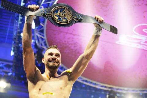 Professional boxing evening in Weißenfels 27 10 2018 Dominic Bösel Light heavyweight holds the EM belt in the height of Weißenfels Saxony Anhalt Germany after his successful European Championship title defense