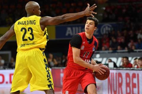 VLADIMIR LUCIC FCB Action duel against Rickey PAULDING OL Basketball 1 Bundesliga FC Bayern Muenchen EWE Baskets Oldenburg on 11 11 2018 A U D I D O M E