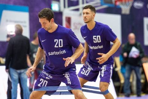 14 10 2018 Basketball Bundesliga easyCredit BBL Season 2018 19 3 Matchday BG Göttingen s Oliver Würzburg Göttingens Michael Stockton and Göttingens Joanic Grüttner Bacoul warming up Photo Swen Doorman BG Göttingen s Oliver Würzburg SPF3447