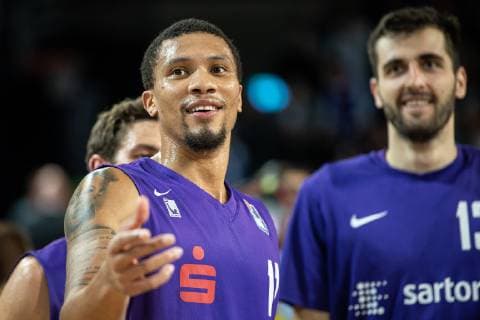 28 10 2018 Basketball Bundesliga easyCredit BBL Season 2018 19 5 Matchday BG Göttingen HAKRO Merlins Crailsheim Göttingens Pendarvis Williams r and Göttingens Mihajlo Andric are on the field after the match Photo Swen Doorman BG Göttingen HAKRO Merlins Crailsheim SPF3969