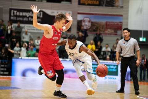 easycredit Basketball Bundesliga Matchday 15 on 5 1 2019 Season 2018 2019 Science City Jena vs Giessen 46ers Dru Joyce Jena on ball against Bjarne Kraushaar Giessen Sparkassen Arena Jena