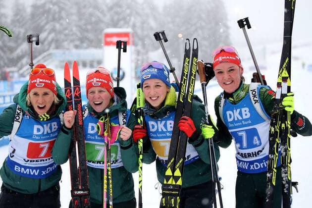 Germany Oberhof Lotto Thüringen Arena am Rennsteig 13 01 2019 BMW IBU World Cup Biathlon Oberhof Relay Women Bild Freuen sich über den 2 Platz v l HORCHLER Karolin GER Relay Relay Relay Women Oberhof 2019 7 1 HILDEBRAND Franziska GER Relay Relay Women Oberhof 2019 7 2 PREUSS Franziska GER Relay Relay Women Oberhof 2019 7 3 und HERRMANN Denise GER Relay Relay Women Oberhof 2019 7 4 Copyright: HMBxMedia xHeikoxBecker