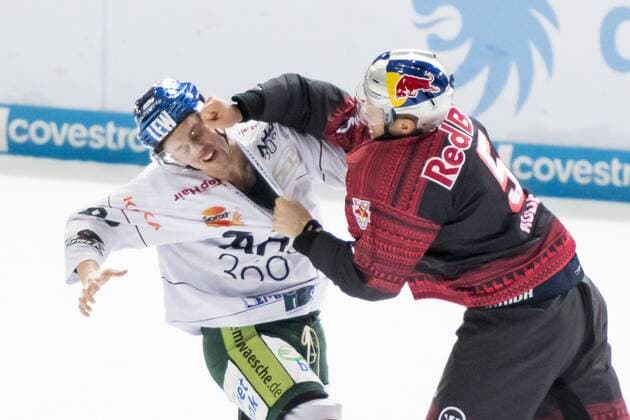 GER DEL EHC Red Bull Muenchen vs Augsburger Panther 18 01 2019 Eisstadion Oberwiesenfeld Muenchen GER DEL EHC Red Bull Muenchen vs Augsburger Panther in the picture fight between Keith Aulie EHC München 5 and Hans Detsch Augsburg 89 nordphotox xStraubmeier nph00004