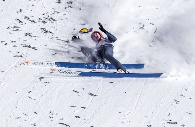 19 01 2019 Wielka Krokiew Zakopane POL FIS World Cup Ski Jump Zakopane Men Team Jumping in picture David Siegels fall GER Crash of David Siegel of Germany during the men s team event of FIS Ski Jumping world cup at the Wielka Krokiew in Zakopane Poland on 2019 01 19 Zakopane  EX_FEI