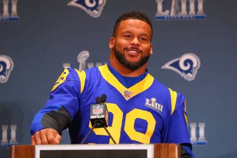 ATLANTA, GA - JANUARY 31: Los Angeles Rams defensive end Aaron Donald (99) answers questions during the Los Angeles Rams press conference PK Pressekonferenz on January 31, 2019 at the Atlanta Marriott Buckhead in Atlanta, GA. (Photo by Rich Graessle Icon Sportswire) NFL American Football Herren USA JAN 31 Super Bowl LIII - Rams Press Conference Icon1901311033 EDITORIAL USE ONLY