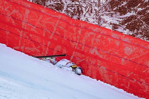 05 02 2019 Aare SWE FIS World Championships Alpine Skiing SuperG Women in picture Lindsey Vonn USA after her fall Lindsey Vonn of the USA after her Chrash during the ladie s Super G of the FIS Ski Alpine World Championships 2019 in Aare Sweden on 2019 02 05 Aare  EP_gro