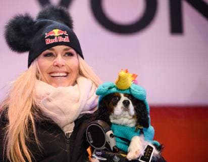 190209 Lindsey Vonn of USA with her dog at the public draw for women s downhill during the FIS Alpine World Ski Championships on February 9 2019 in Are Photo Joel Marklund BILDBYRAN kod JM 87855,  Copyright: JOELxMARKLUND BB190209JM107