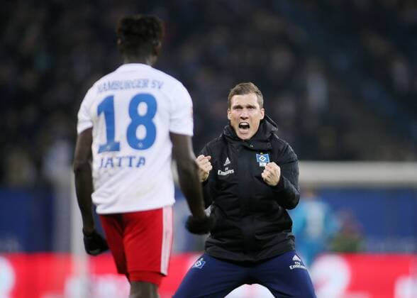 Lewis Holtby Hamburger SV scores goal for 1 0 Jubel Torjubel Bakery Jatta Hamburger SV Trainer Hannes Wolf Hamburger SV in the match between Hamburger SV and Dynamo Dresden 11 02 2019 DFL REGULATIONS PROHIBIT ANY USE OF PHOTOGRAPHS AS IMAGE SEQUENCES AND OR QUASI VIDEO GER Football Bundesliga Hamburger SV and Dynamo Dresden 11 02 2019 Hamburg Copyright: xEIBNER Selim_Sudheimerx EP_EER