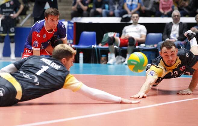 Germany Frankfurt 14 02 2019 Volleyball Hessen 2019 CEV Volleyball Champions League Men Season 2018 2019 United Volleys Frankfurt black VK Zenit Kazan ws v l Maksim Buculjevic United Volleys Nr 1 Moritz Karlitzek United Volleys Nr 13 in Background Julian Zenger United Volleys Nr 10 Sport United Volleys Frankfurt VK Zenit Kazan