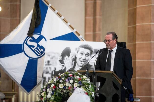 15 02 2019 Football season 2018 2019 Memorial service for the late former manager Rudi Assauer FC Schalke 04 in the Veltins Arena in the cathedral in Gelsenkirchen Buer Huub Stevens FC Schalke 04 Gelsenkirchen NRW Germany