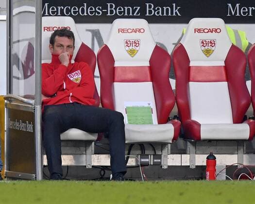 16 02 2019 Football 1 Bundesliga 2018 2019 22 Matchday VfB Stuttgart RB Leipzig at Daimler Stadion Stuttgart Coach Markus Weinzierl li Stuttgart frustrated sunk down on his bench DFL and DFB regulations prohibit any use of photographs as image sequences and or quasi video
