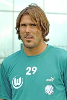 1 VfL Wolfsburg Training Here TW Simon Jentzsch 29 on 18 06 2003