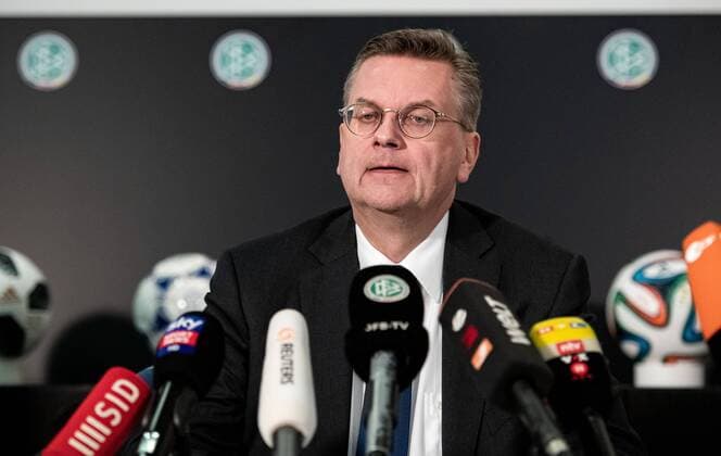02 04 2019 xfux Football DFB Press Conference Resignation DFB President Reinhard Grindel German Football Association emspor v l President Reinhard Dieter Grindel German Football Association DFB announces its resignation Frankfurt am Main